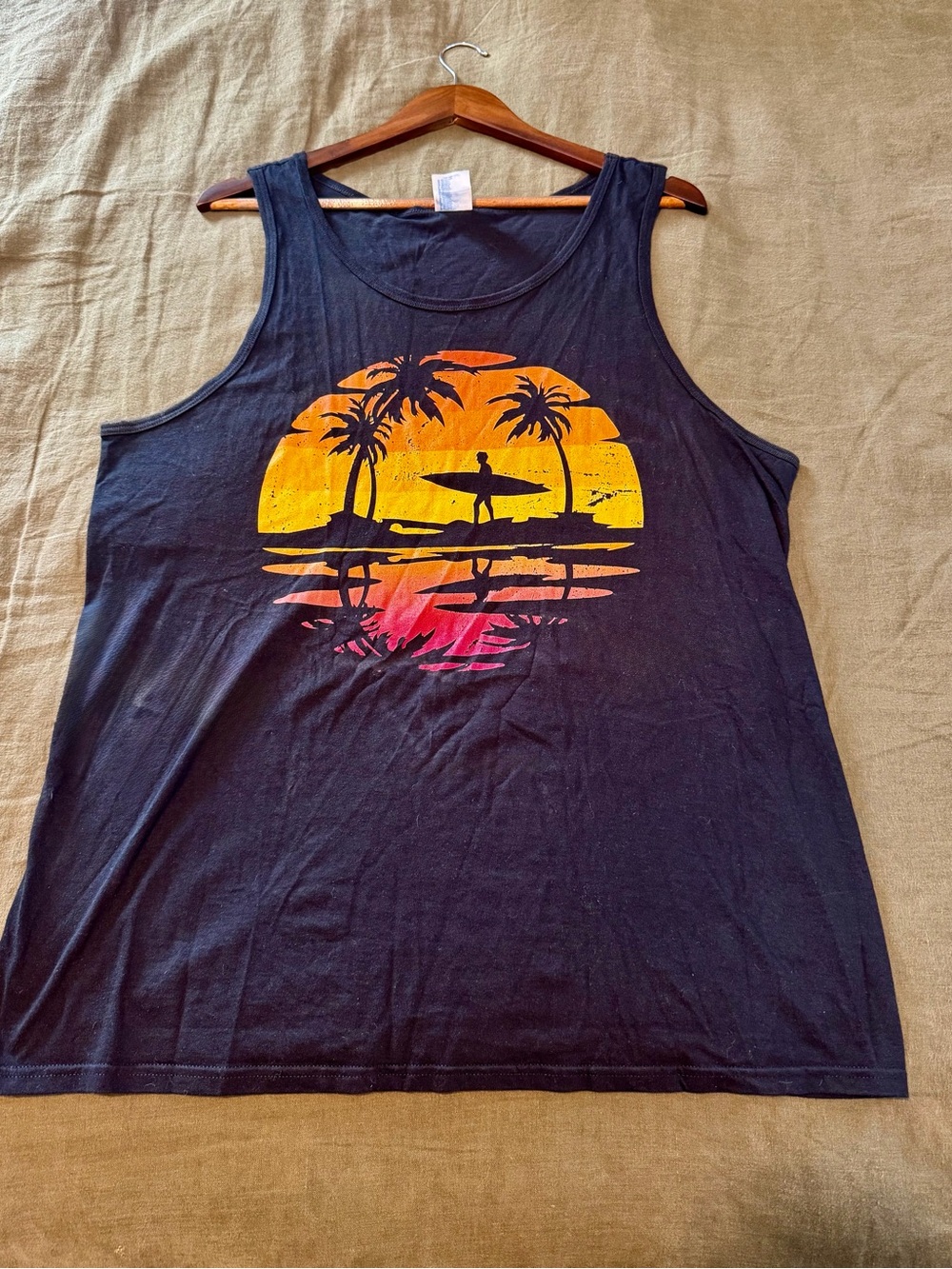 Men's Black Surf Graphic Tank Top - Sunset Palm Design